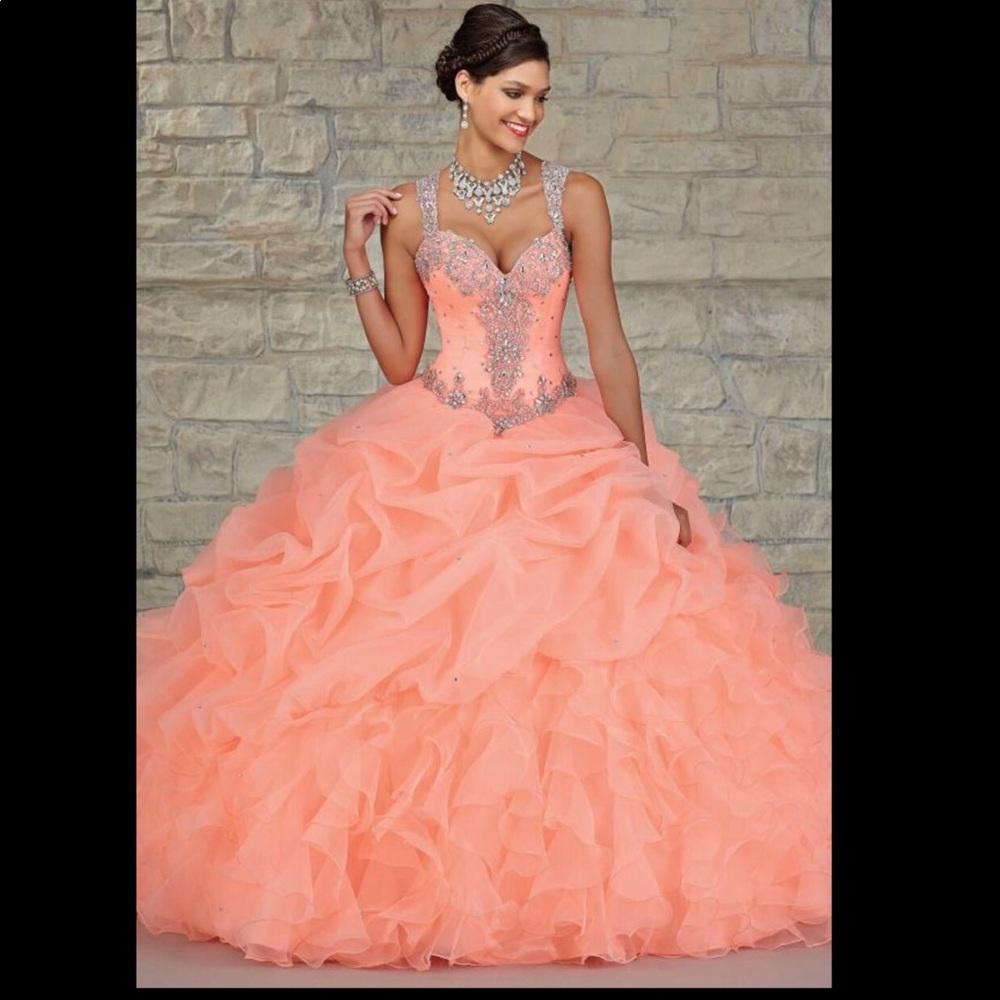 Quinceñera dress